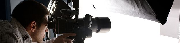 Der Fernkurs Digitale Videoproduktion umfasst Filmidee, Strukturierung, Technik, Montage und Filmdramaturgie.